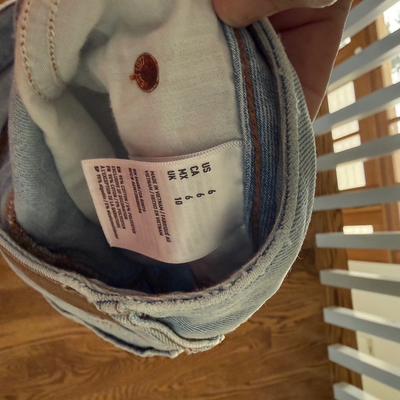 American Eagle light wash jean skirt size 6 - Picture 4 of 4